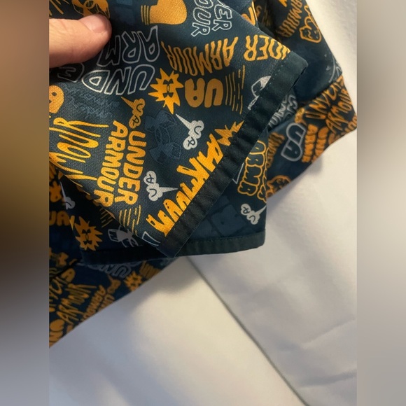 Boys Under Armour Hoodie YXL - Picture 3 of 6